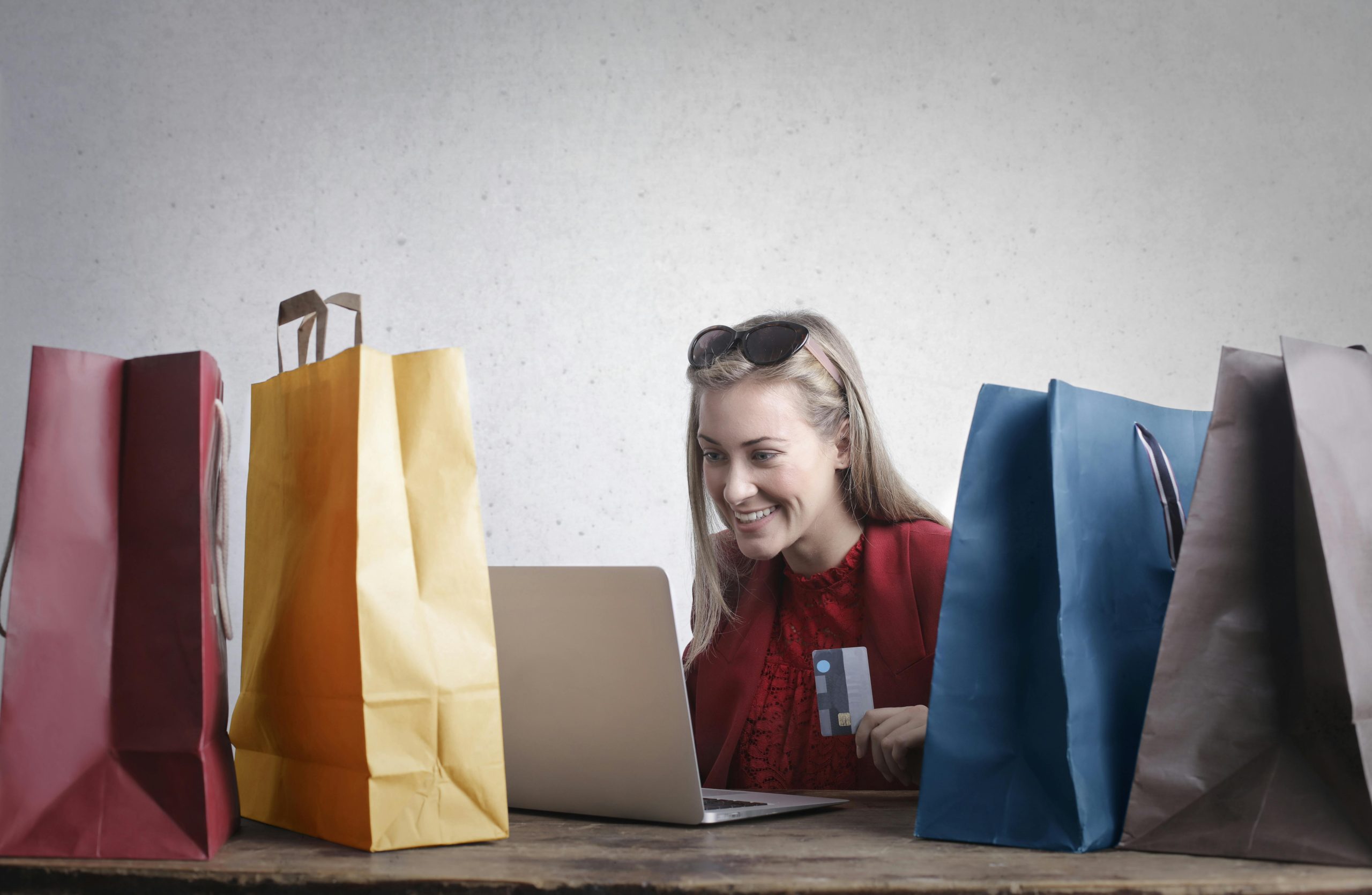 Top E-Commerce Trends Reshaping US Online Shopping in 2025