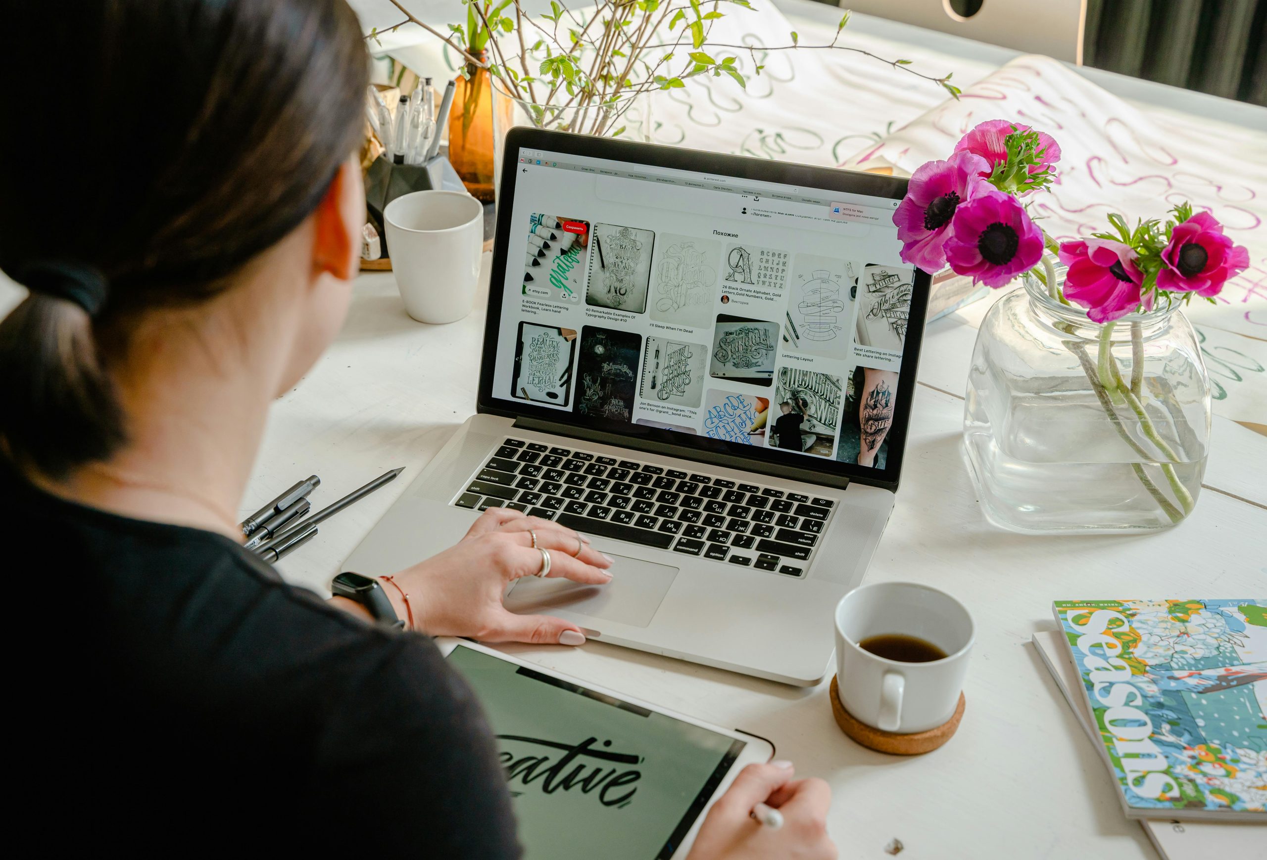 From Minimalism to Bold Graphics: Web Design Styles Dominating