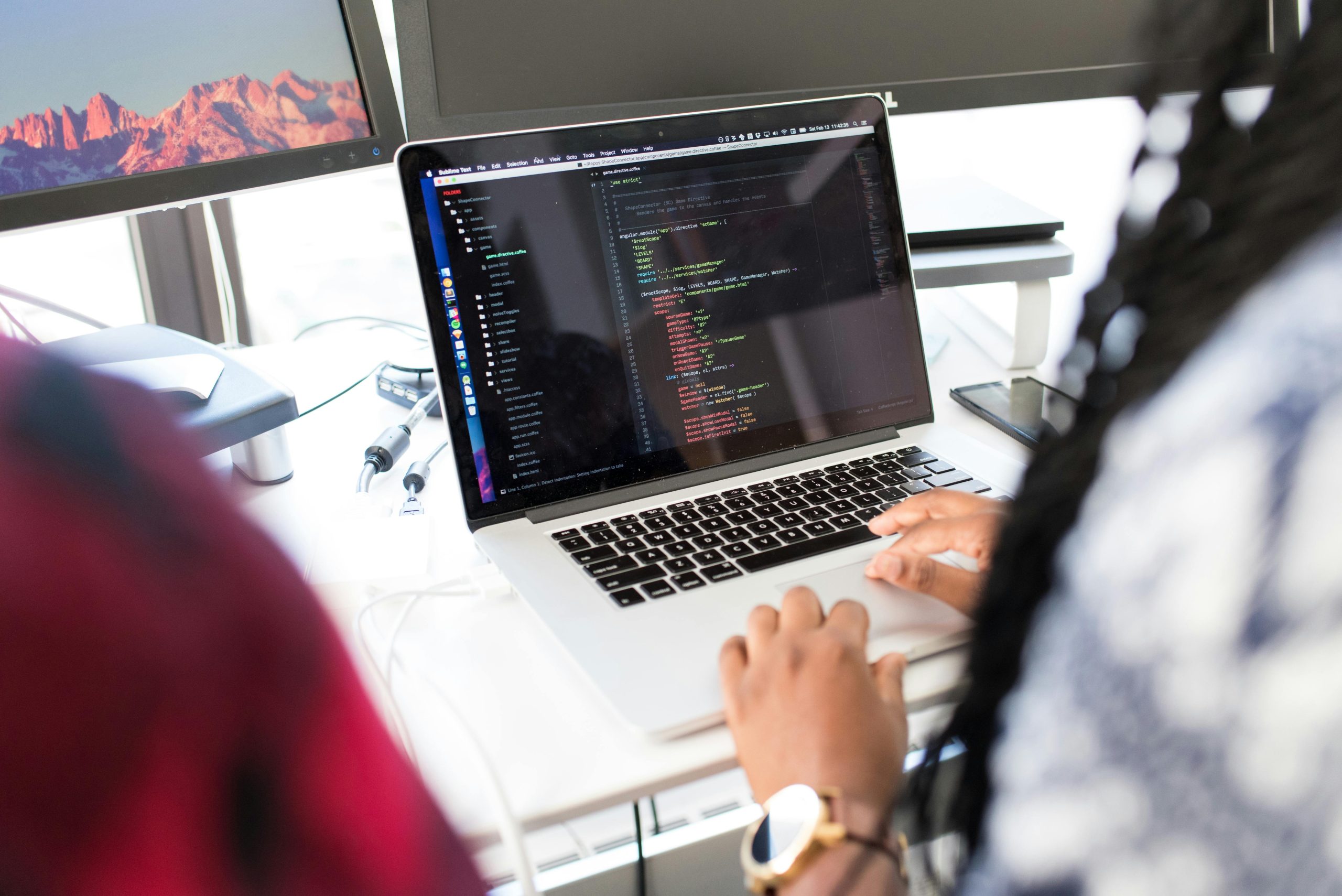 Web vs. Mobile: Which Development Approach Offers the Best ROI